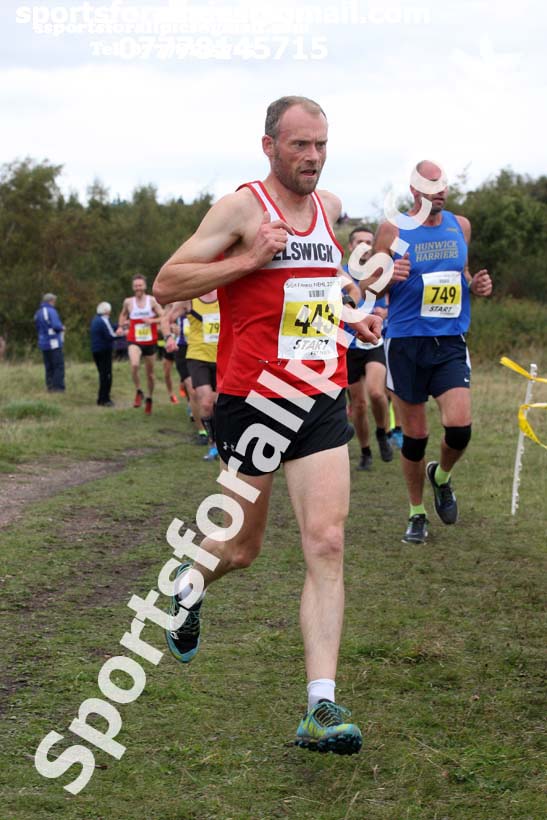 Senior mens Start Fitness North Eastern Harriers League, Wrekenton, Gateshead. Photo:  David T. Hewitson/Sports for All Pics